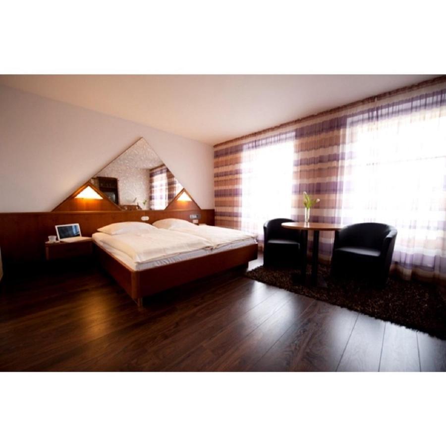 Classic Hotel Карст Екстер'єр фото