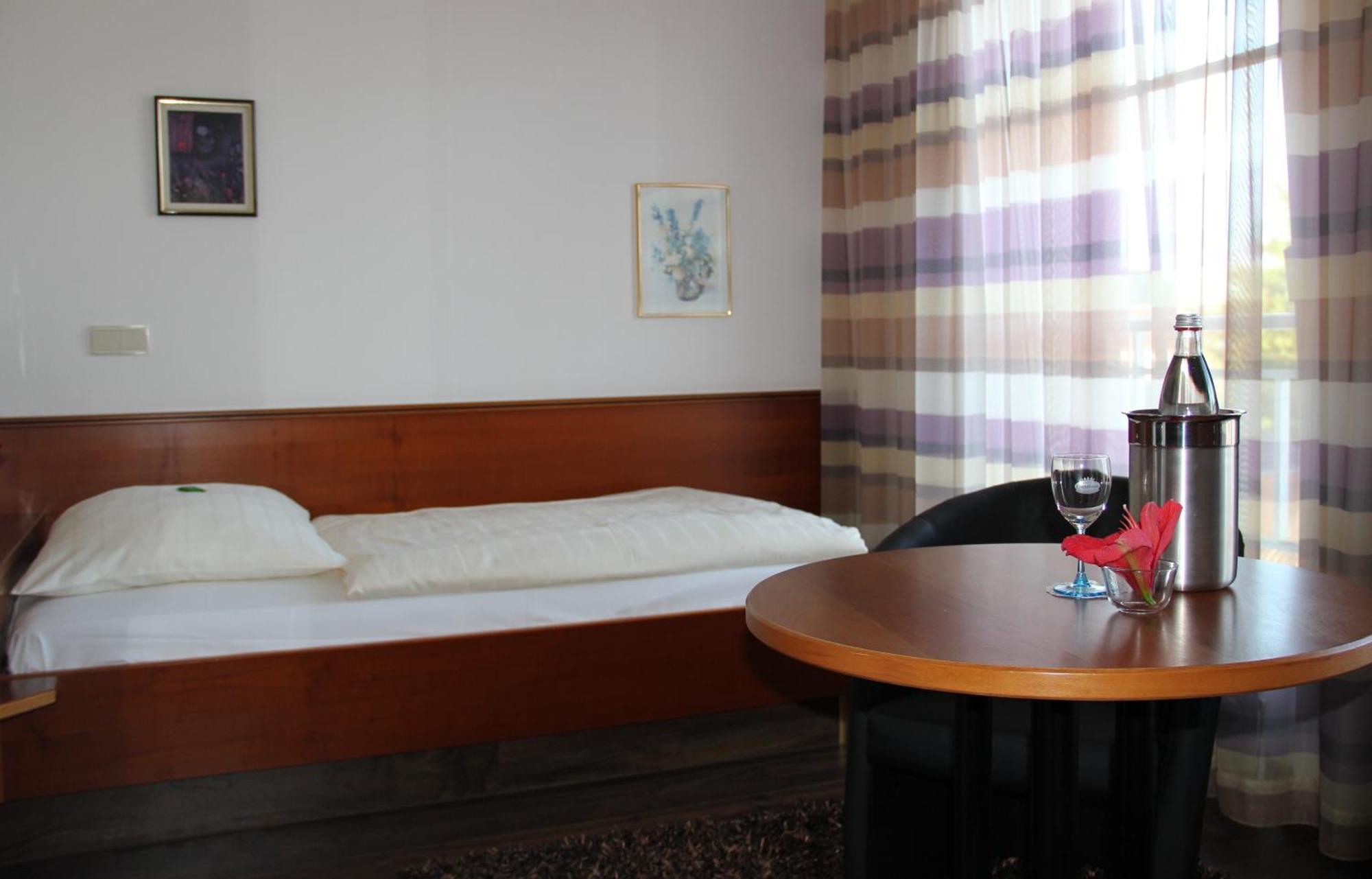 Classic Hotel Карст Екстер'єр фото